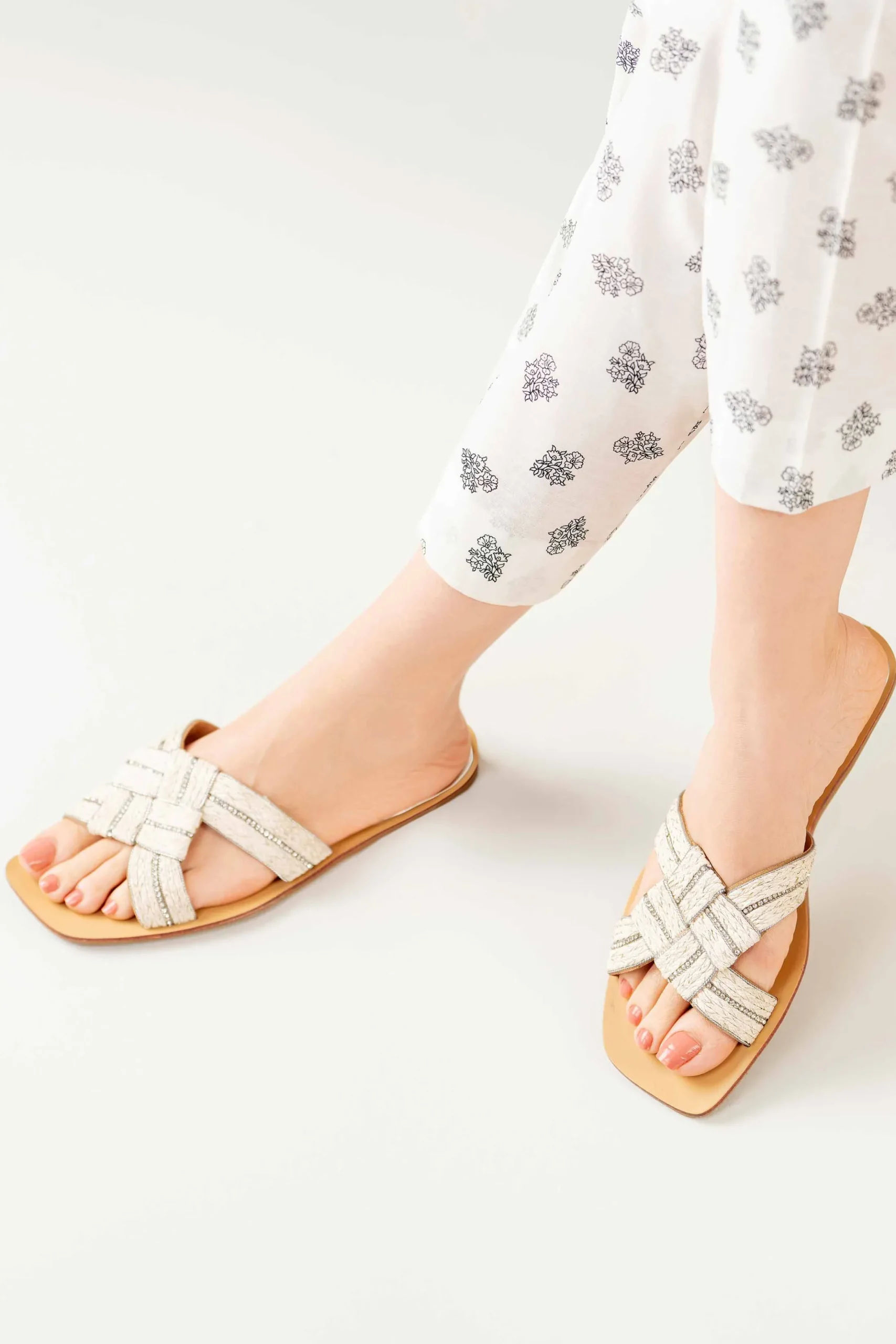 Beige Chappal-440722918