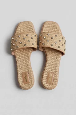 Beige Chappal-445422918