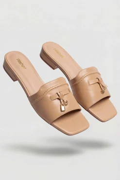 Beige Chappal-445182918