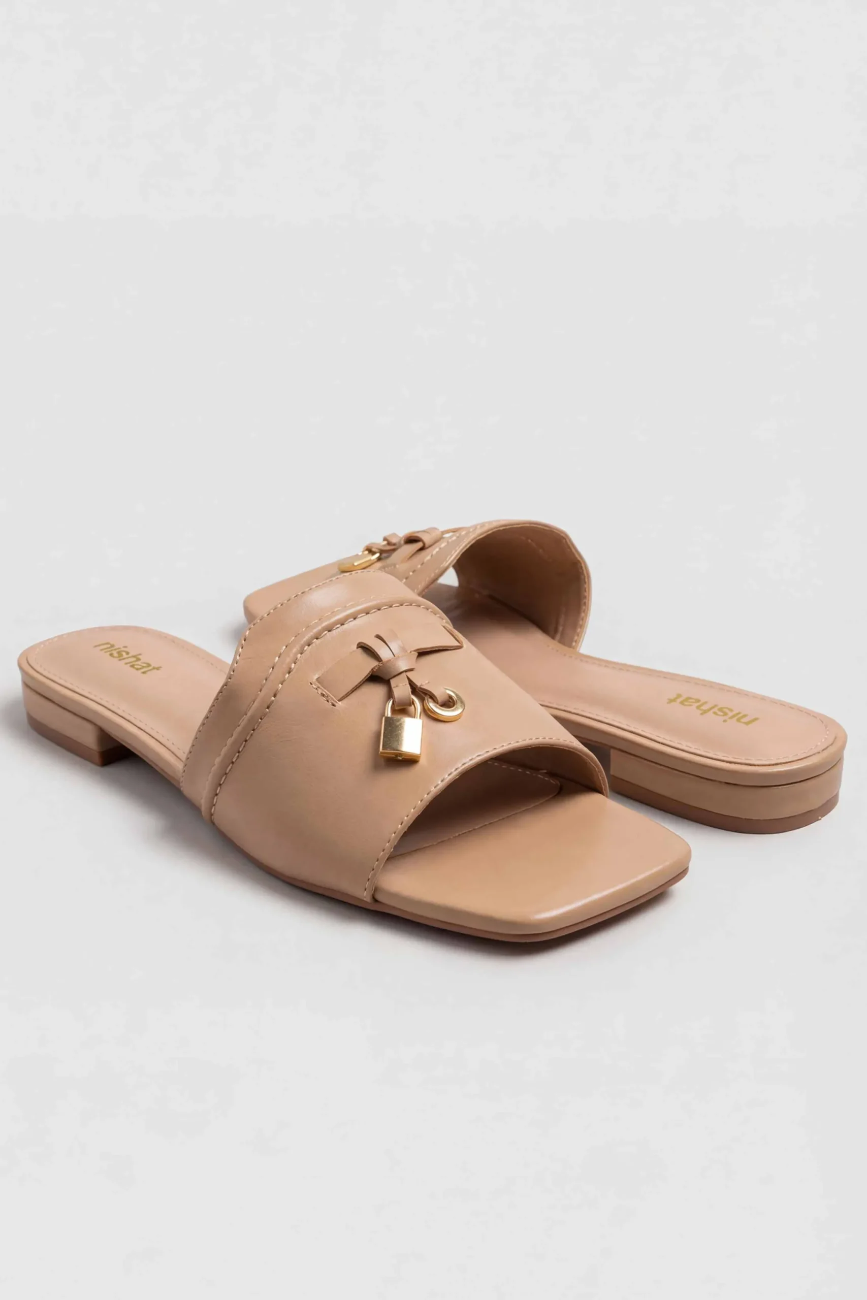 Beige Chappal-445182918