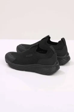 Black Canvas-443182903