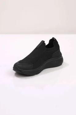 Black Canvas-443182903