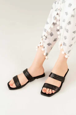 Black Chappal-440772903