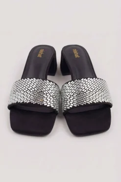 Black Chappal-445262903