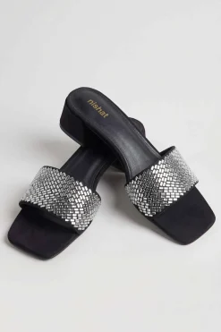 Black Chappal-445262903