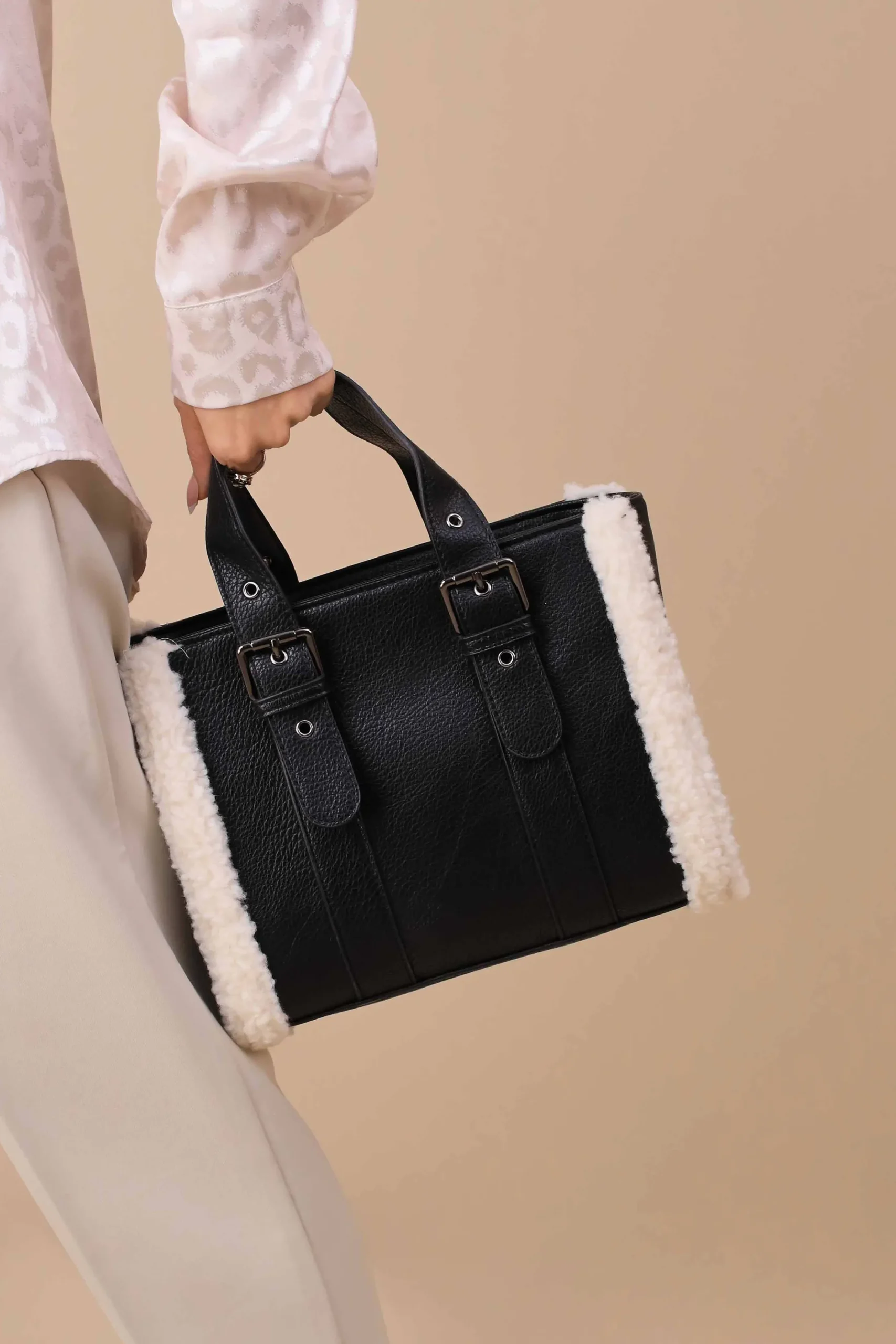 Black Tote Bag-444792103