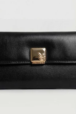 Black Wallet-446632103