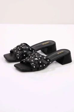 Black Wedge-442982903