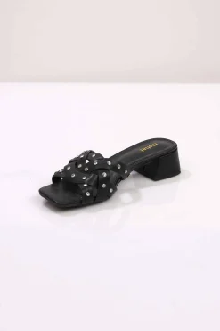 Black Wedge-442982903