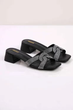 Black Wedge-443122903