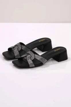 Black Wedge-443122903