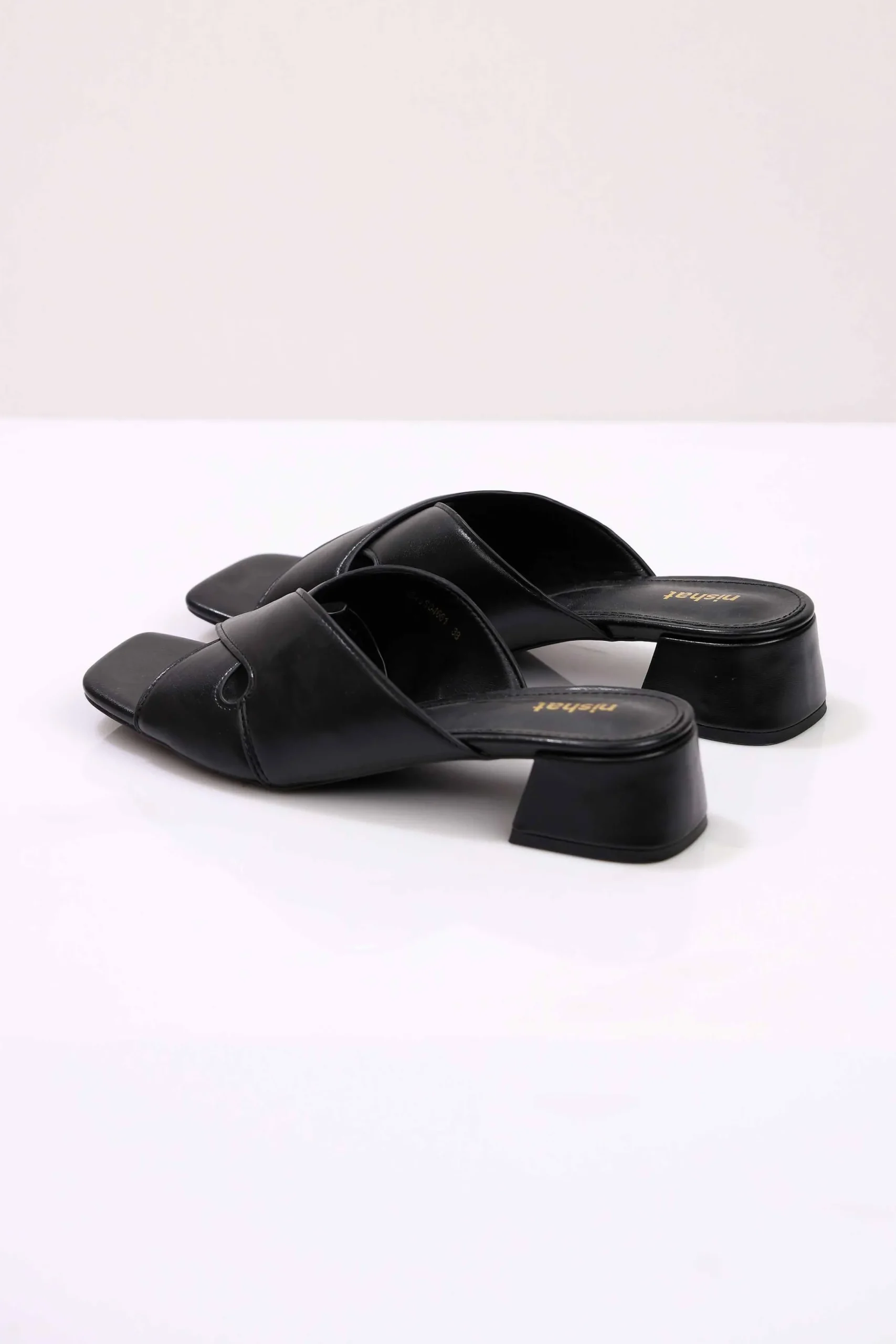 Black Wedges-443092903