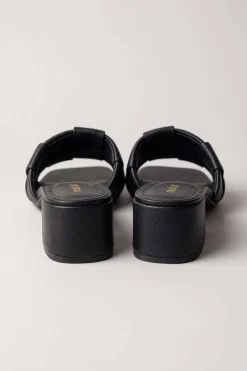 Black Wedges-445342903