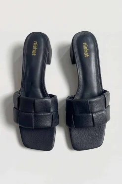 Black Wedges-445342903