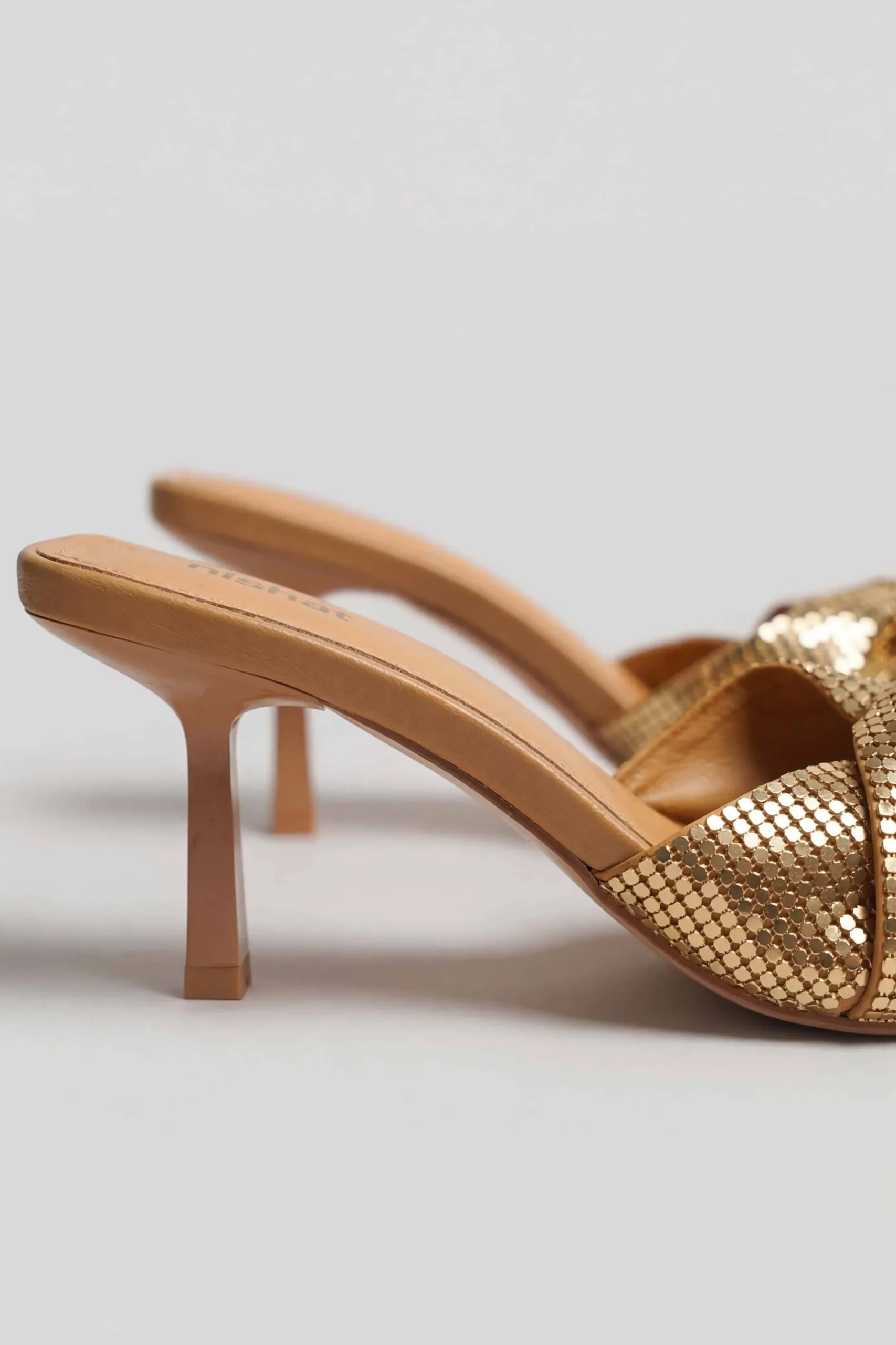 Camel Heels-445172929