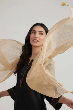 Camel Women Scarf-447902129