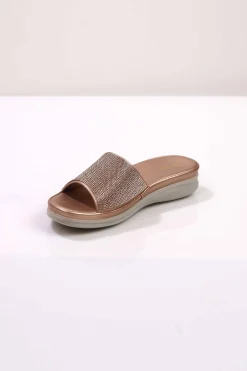 Champagne Wedge-442952916