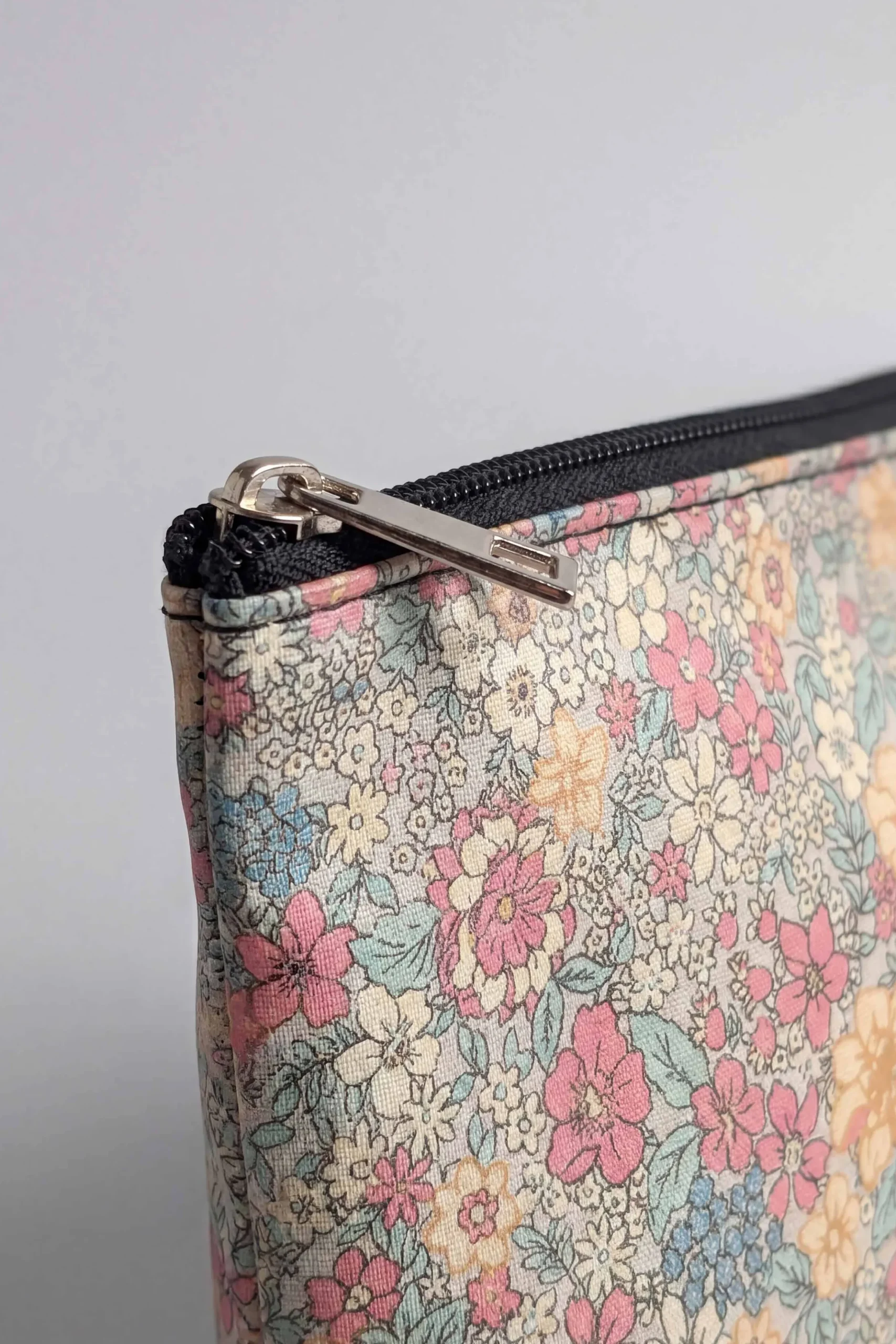 Coffee Vanity Bag-448372117