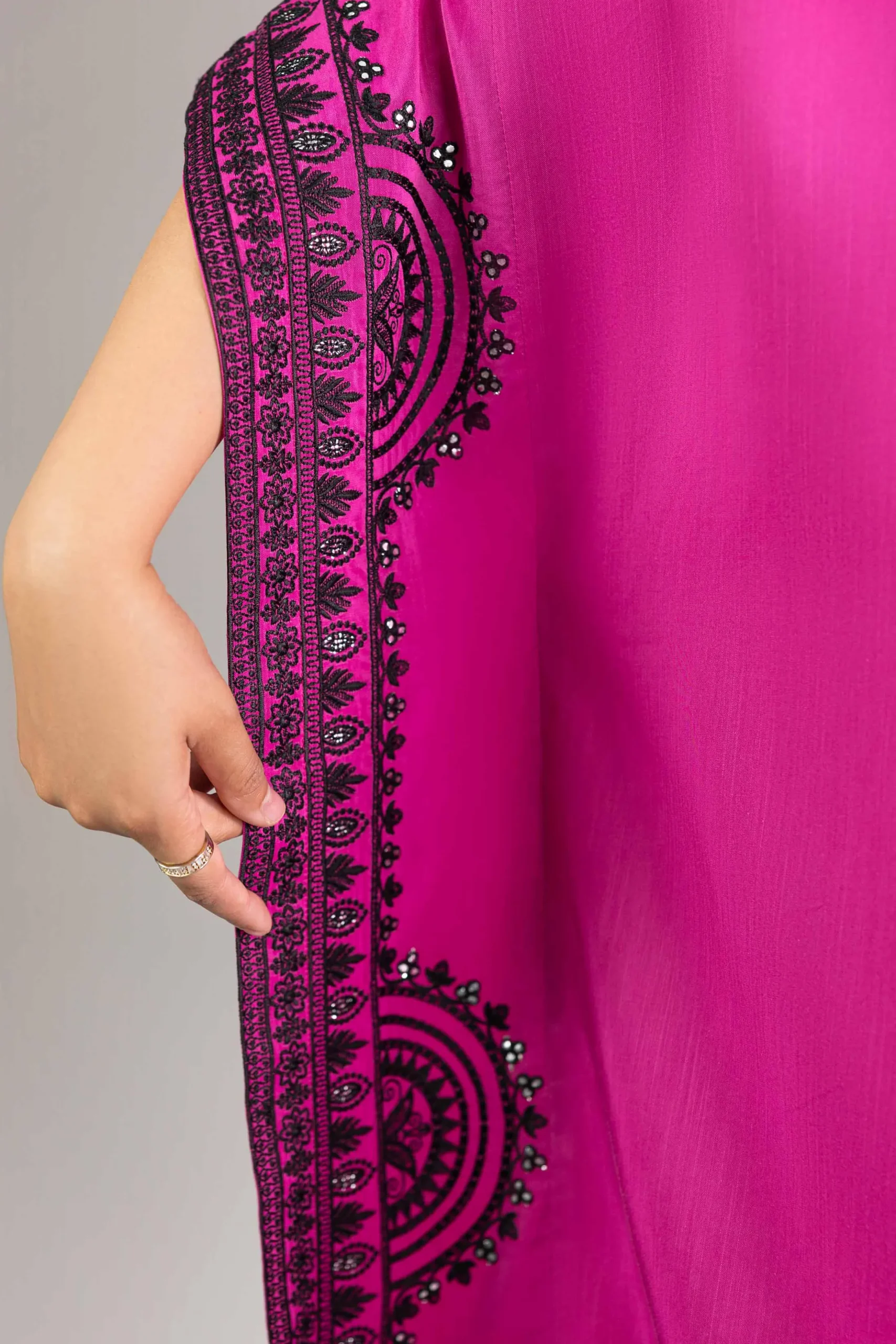 Embroidered Kaftan - FE26-110