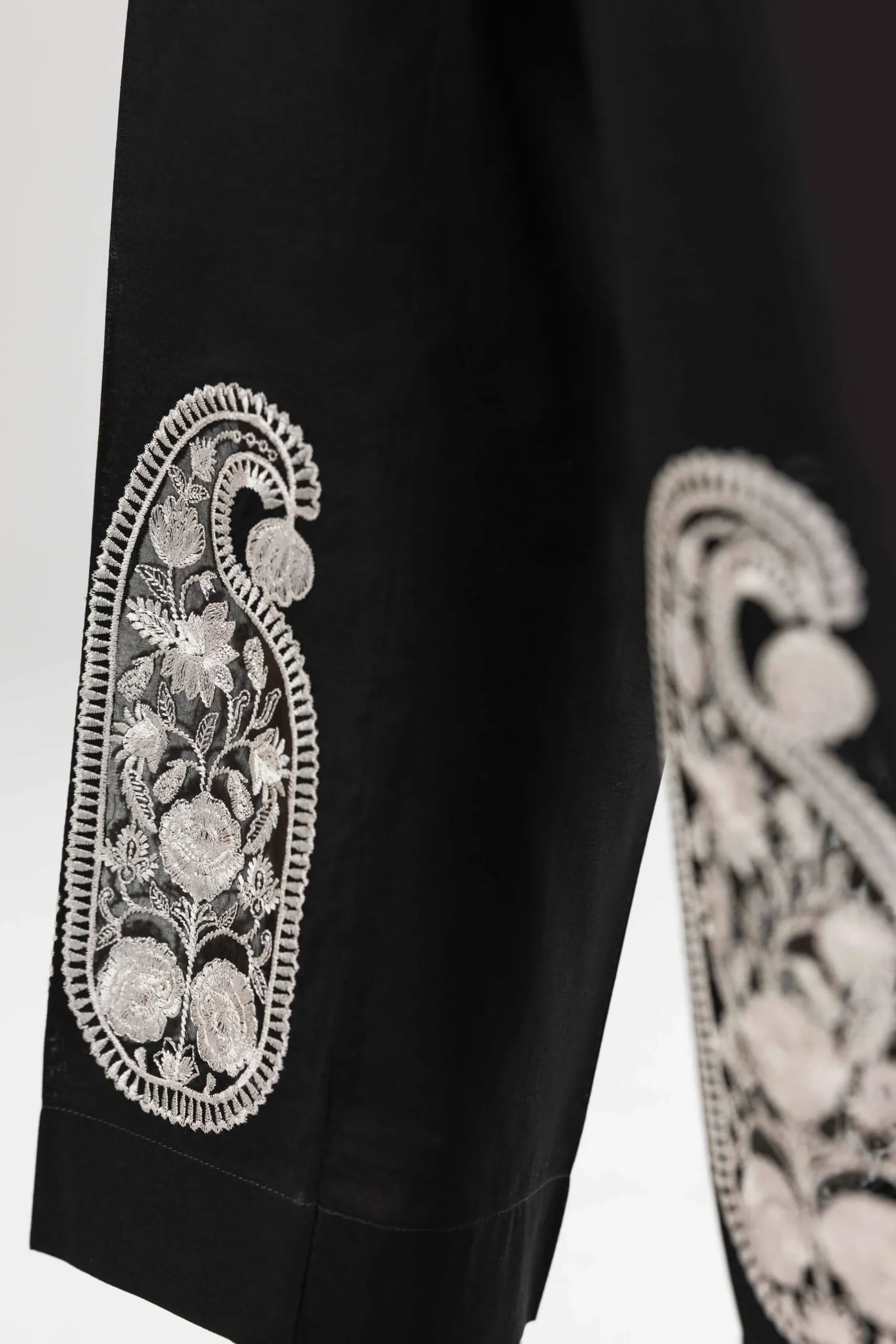 Embroidered Trousers - PE26-635