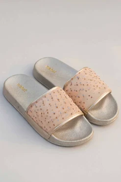 Gold Chappal-445412919