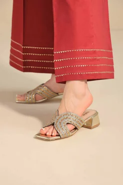 Gold Chappal-445282919