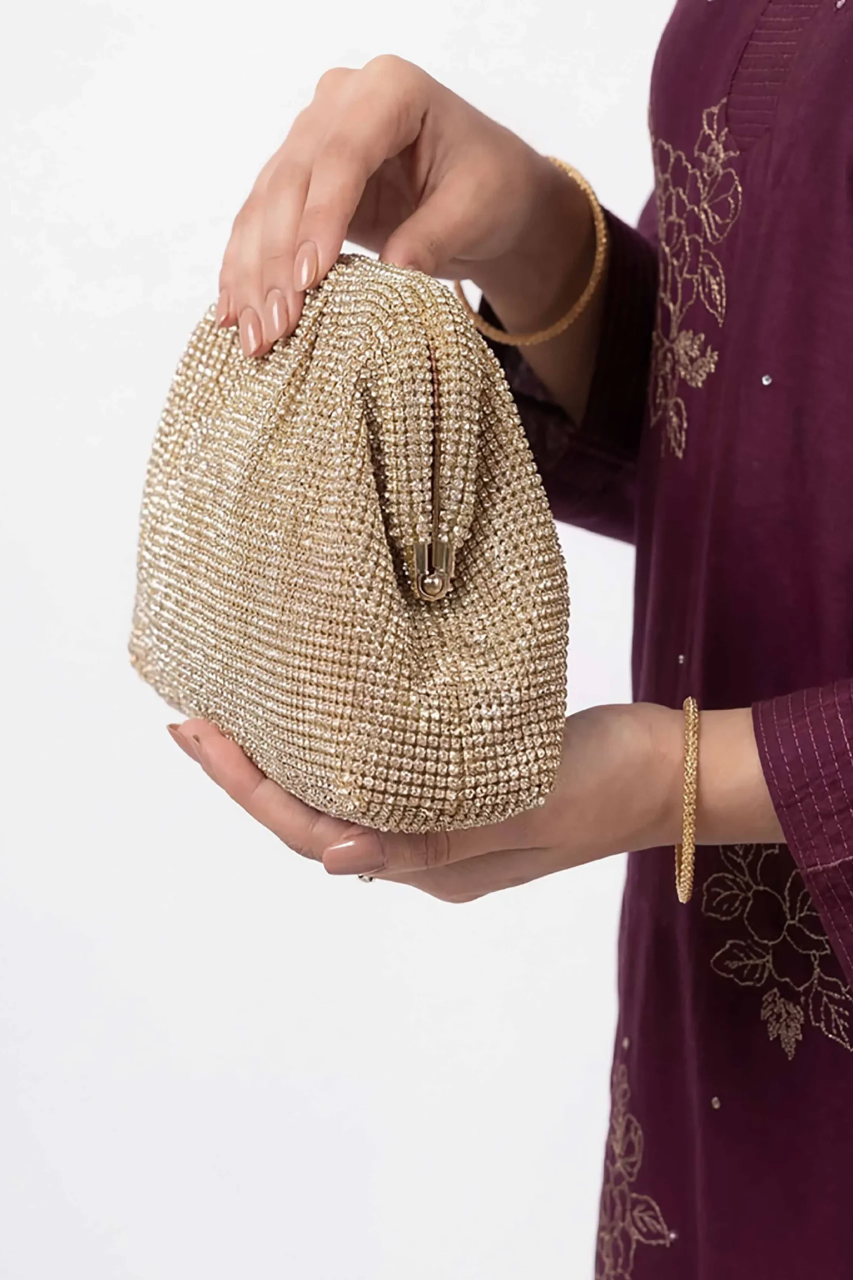 Gold Clutch-448742119