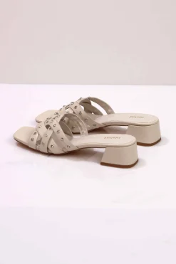 Off White Wedge-442982907