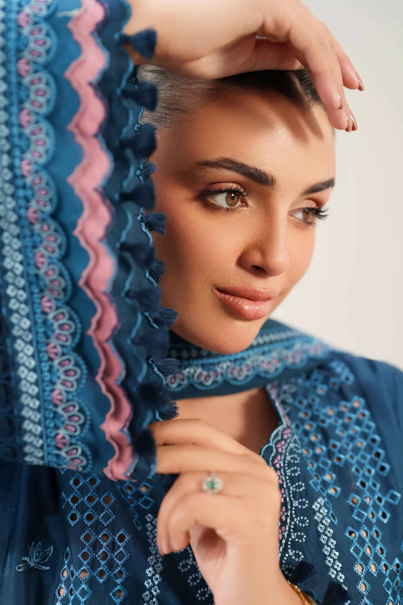 3 Piece - Embroidered Suit - 42601293