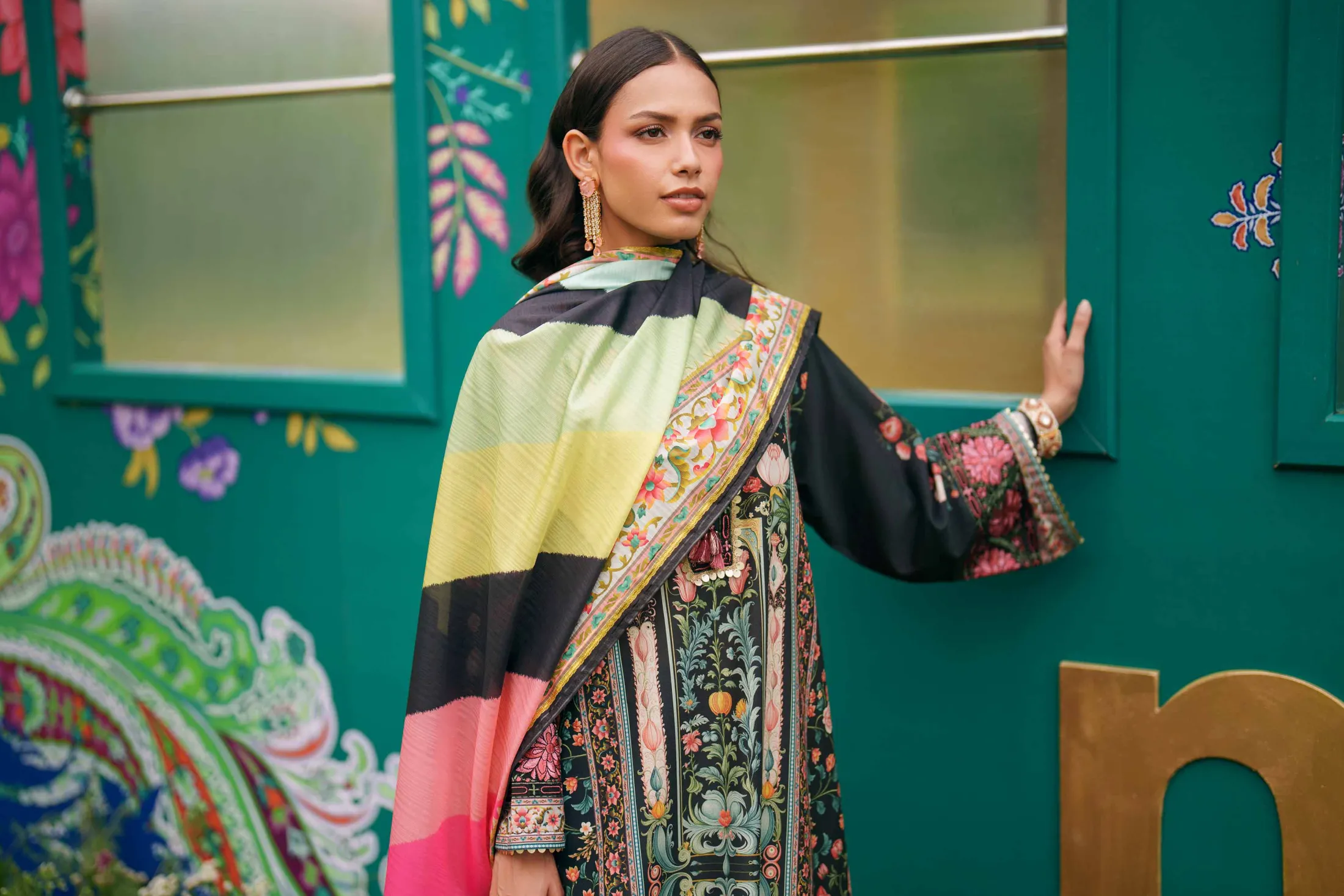 2 Piece - Embroidered Suit - PE26-133