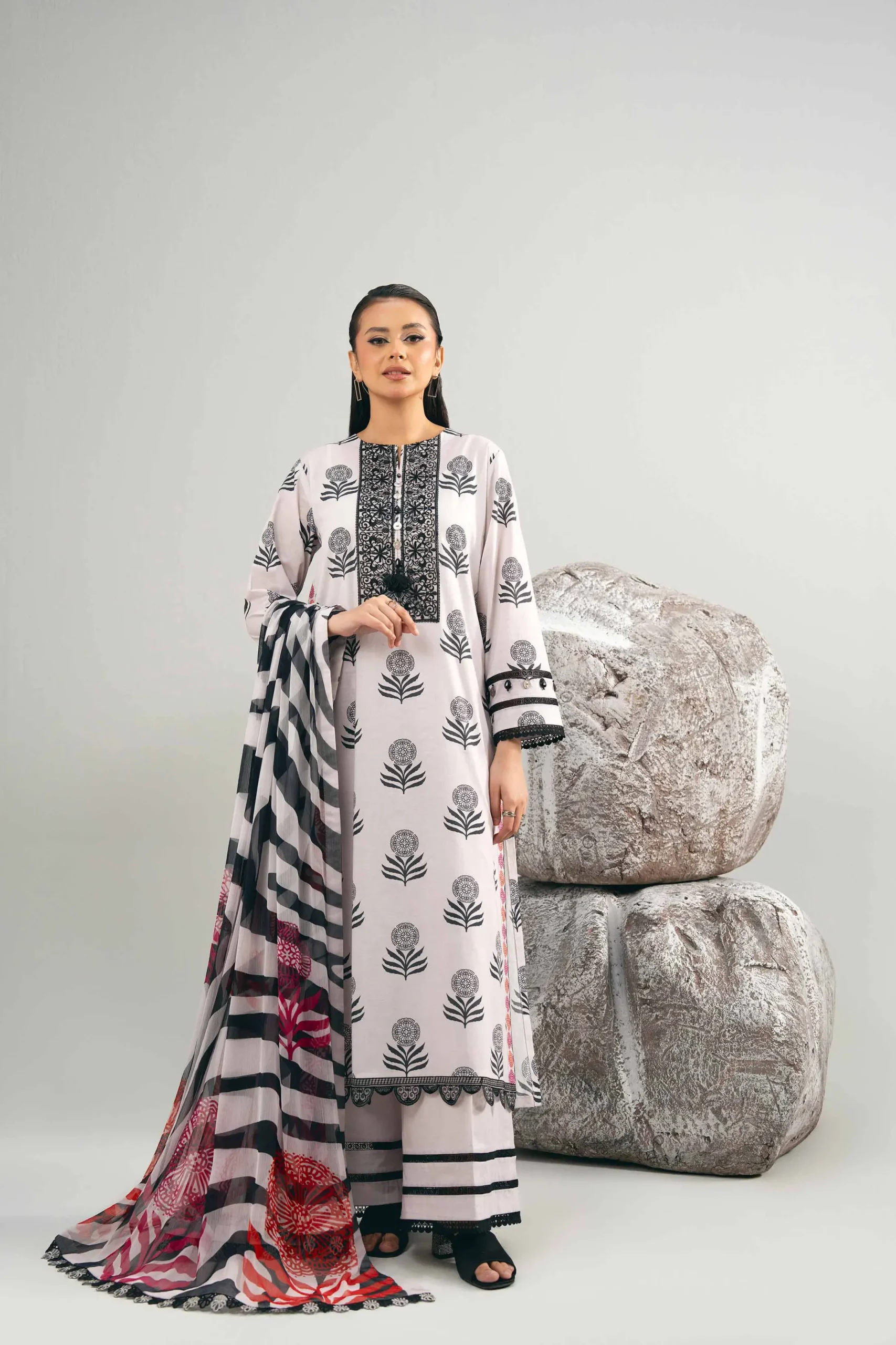3 Piece - Printed Embroidered Suit - 42502033