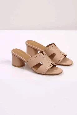 Pink Wedge-443082905