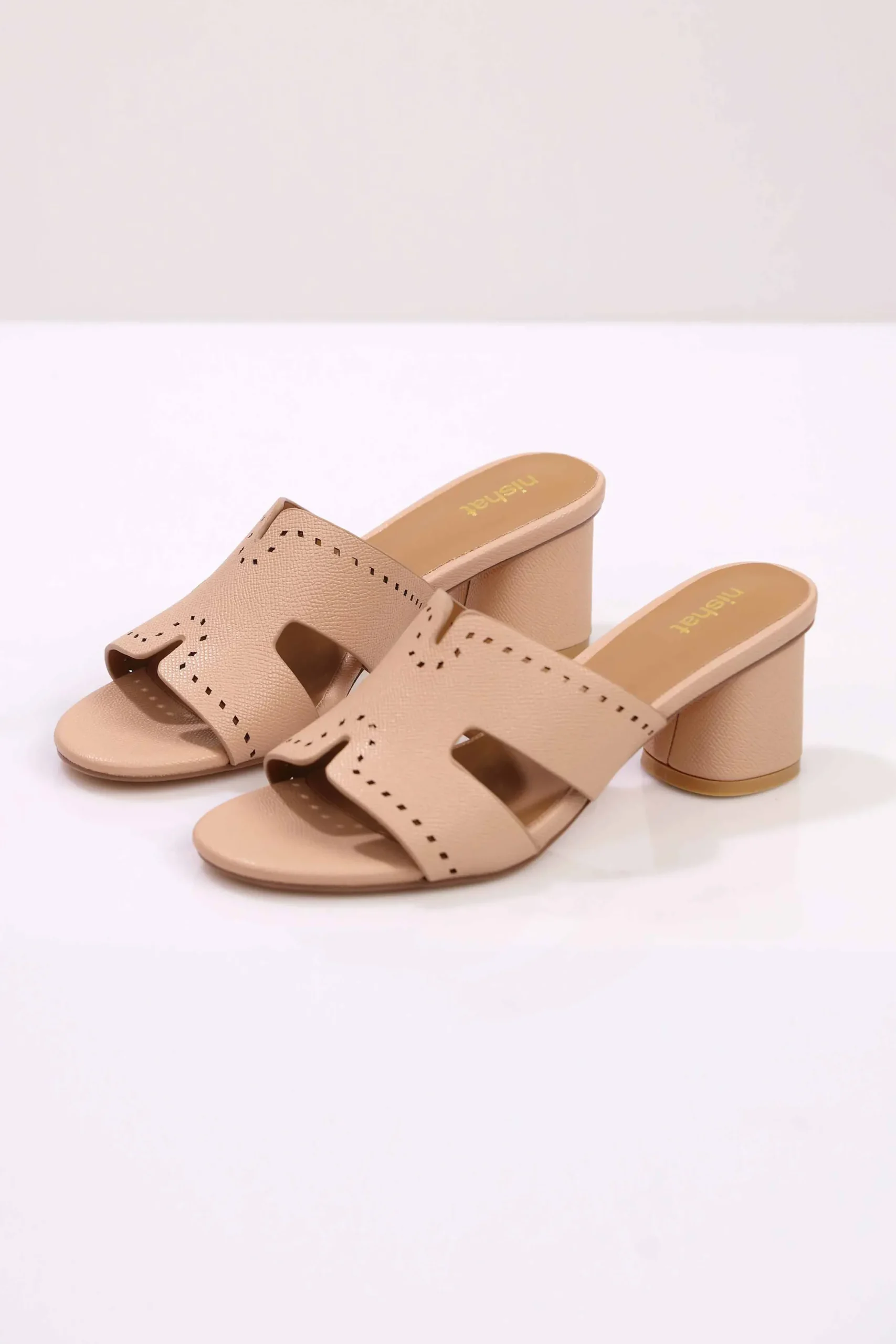 Pink Wedge-443082905