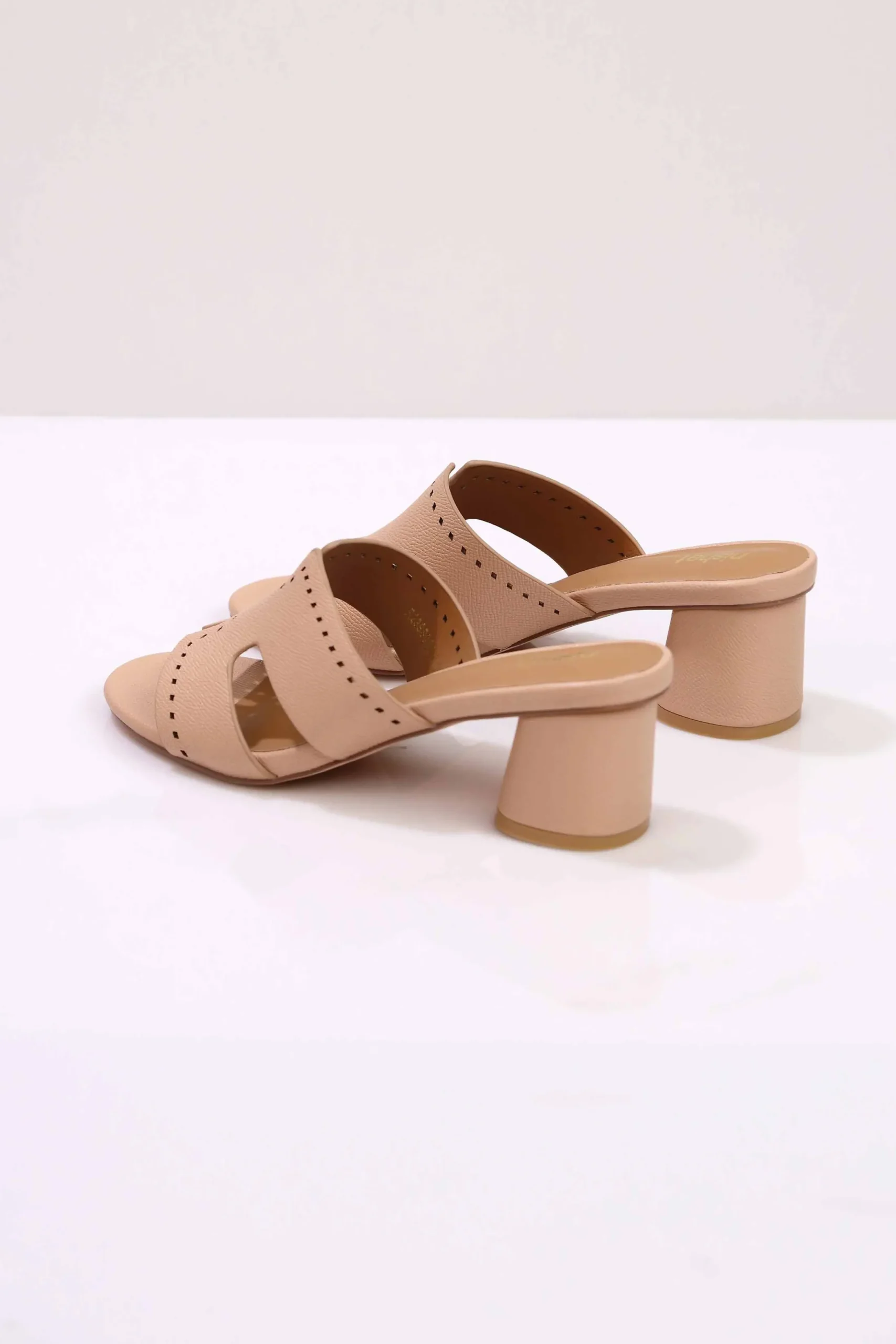 Pink Wedge-443082905