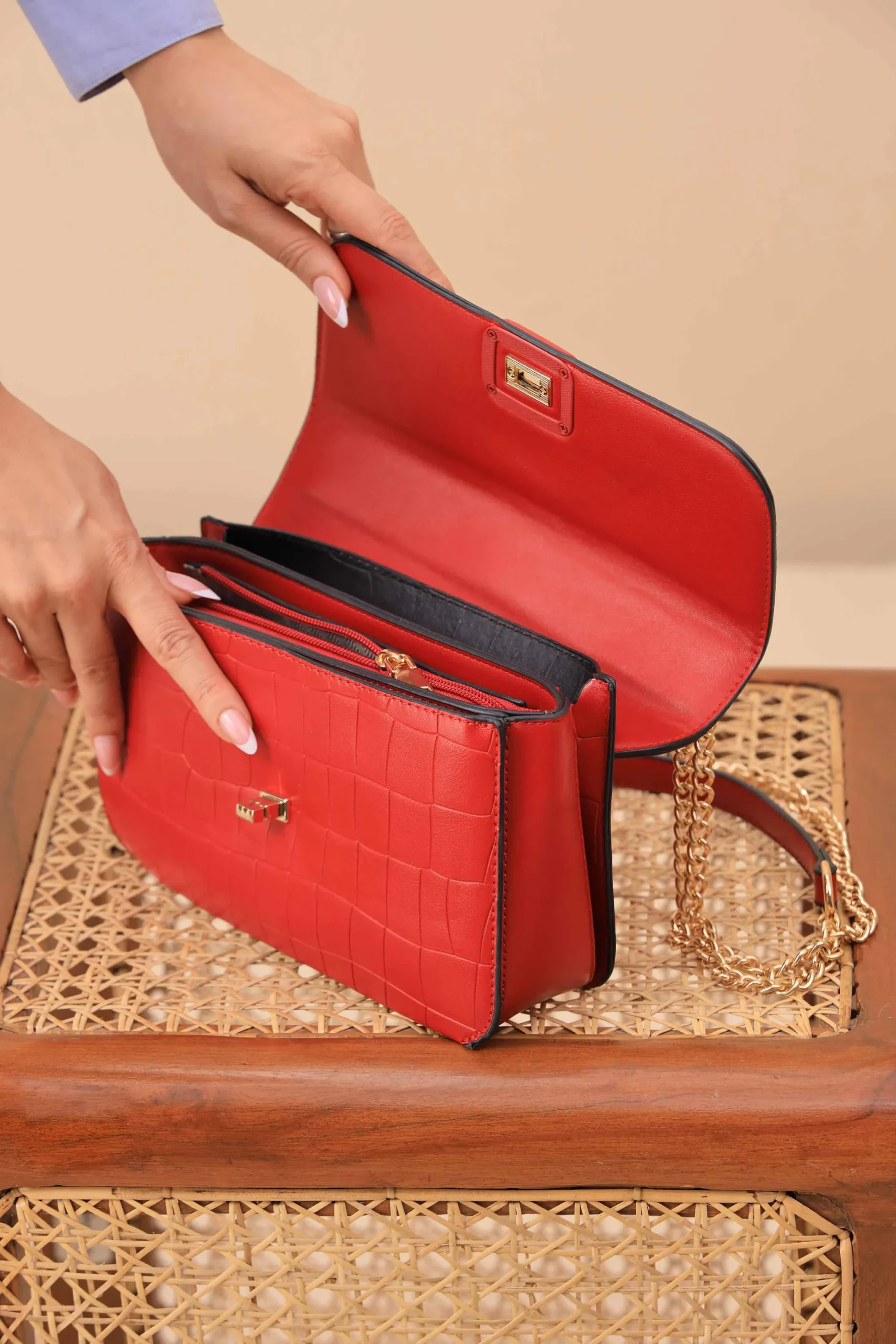 Red Shoulder Bag-445992101