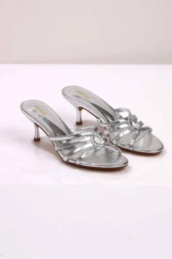 Silver Heels-443152920